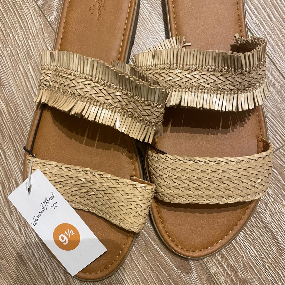 target women’s sandal - brand new